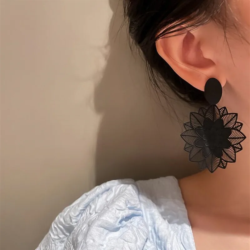 Retro Fashion Black Hollow Lac - огляд і ціна Vintage Fashion Korea